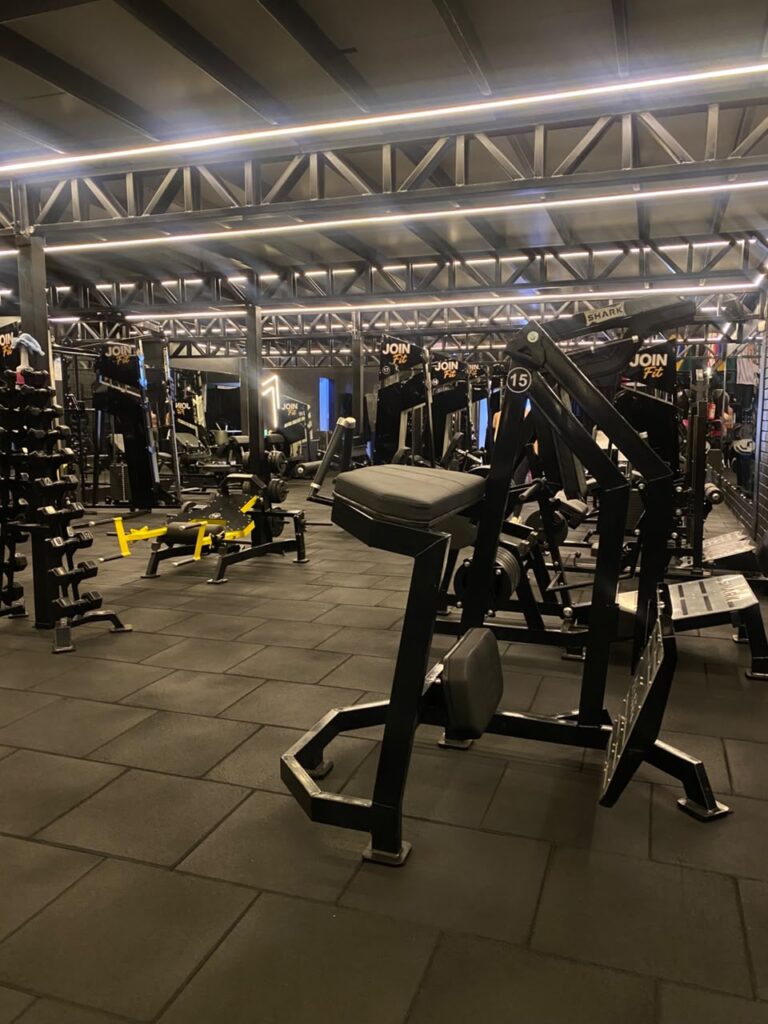 Equipamentos de musculação da Joinfit Academia